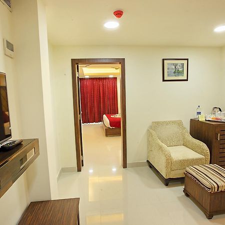 Hotel Joyees Residency Kottayam Zewnętrze zdjęcie